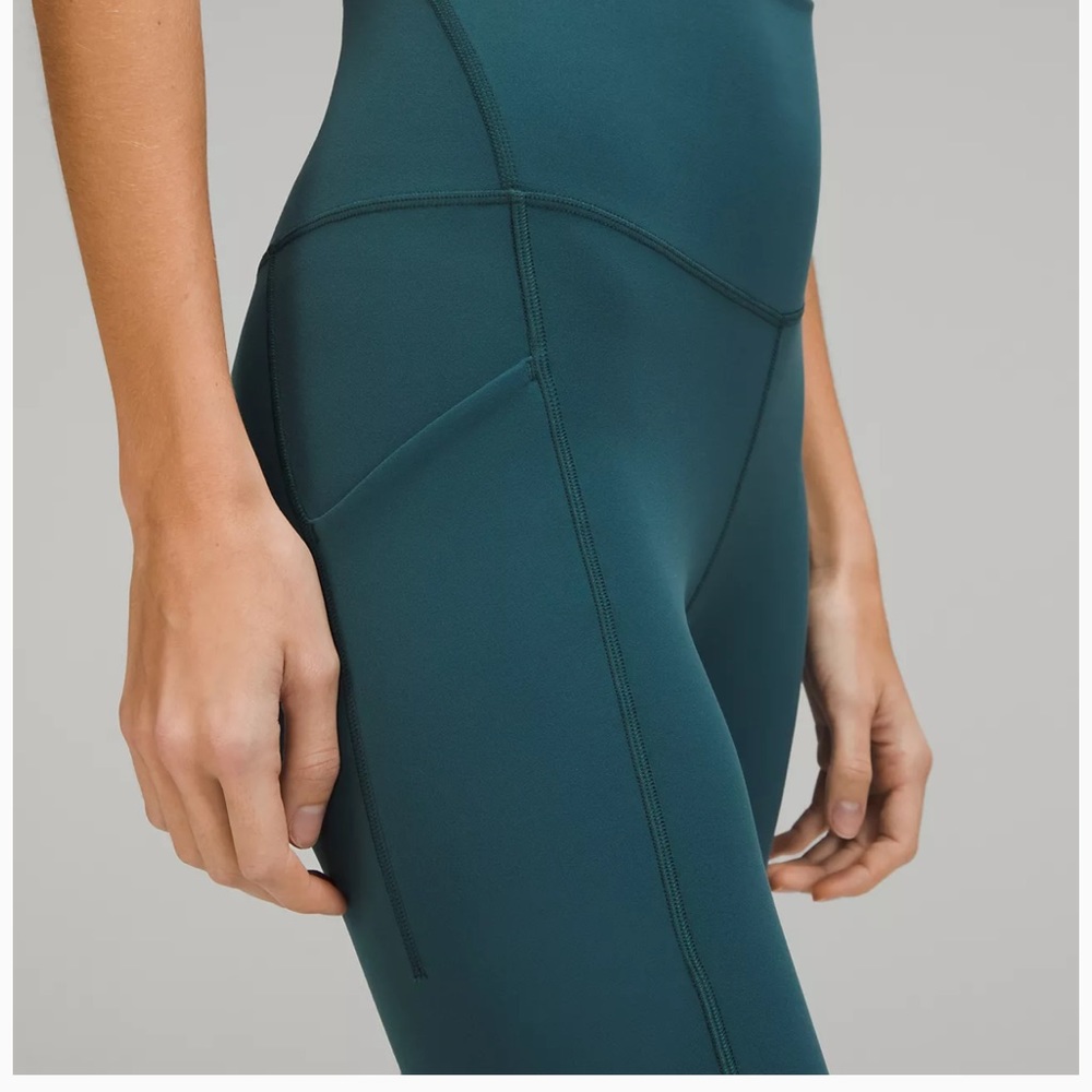 Lululemon Leggings with Pockets - Size 6